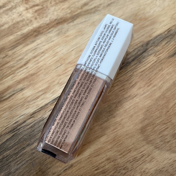 YC COLLECTION | Authentic Glazed Liquid Highlighter in Cocoflakes - Picture 5 of 6